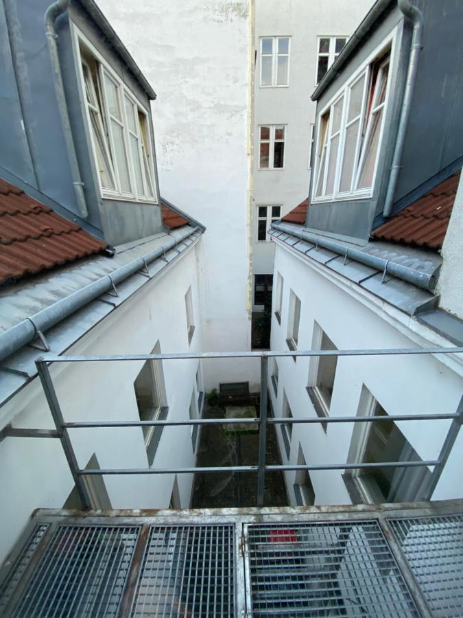 Appartement Pension 700M Zum Ring Vienna Exterior photo
