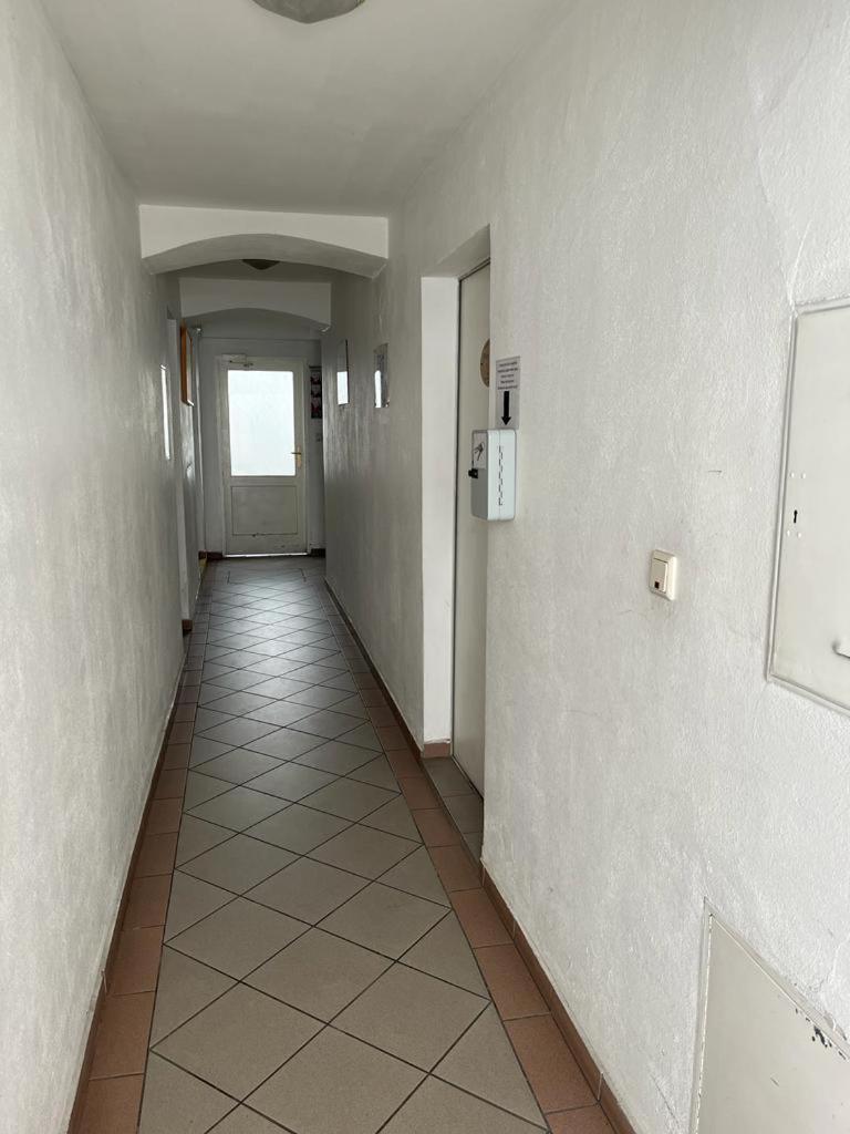 Appartement Pension 700M Zum Ring Vienna Exterior photo